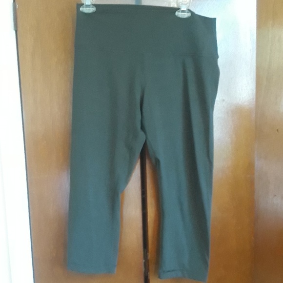 lululemon athletica Pants - Lululemon olive green leggings size 12 lululemon athletica Pants - Lululemon olive green leggings size 12